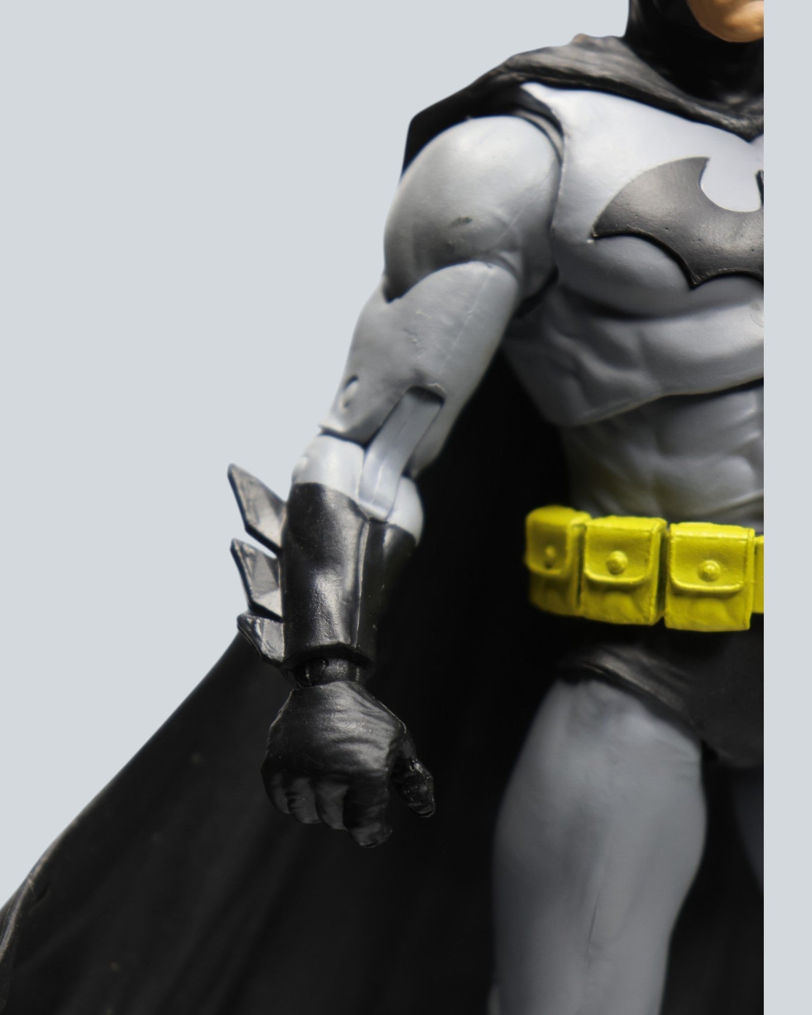 DC Multiverse Batman (Hush) 7-Inch Scale Action Figure