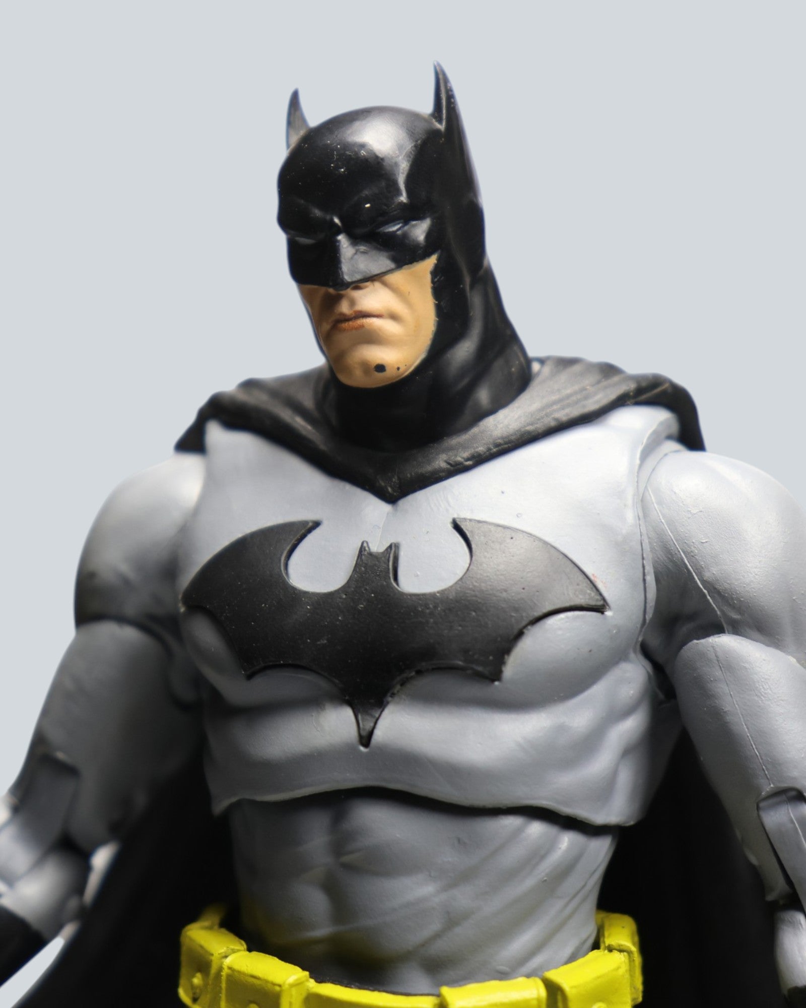 DC Multiverse Batman (Hush) 7-Inch Scale Action Figure