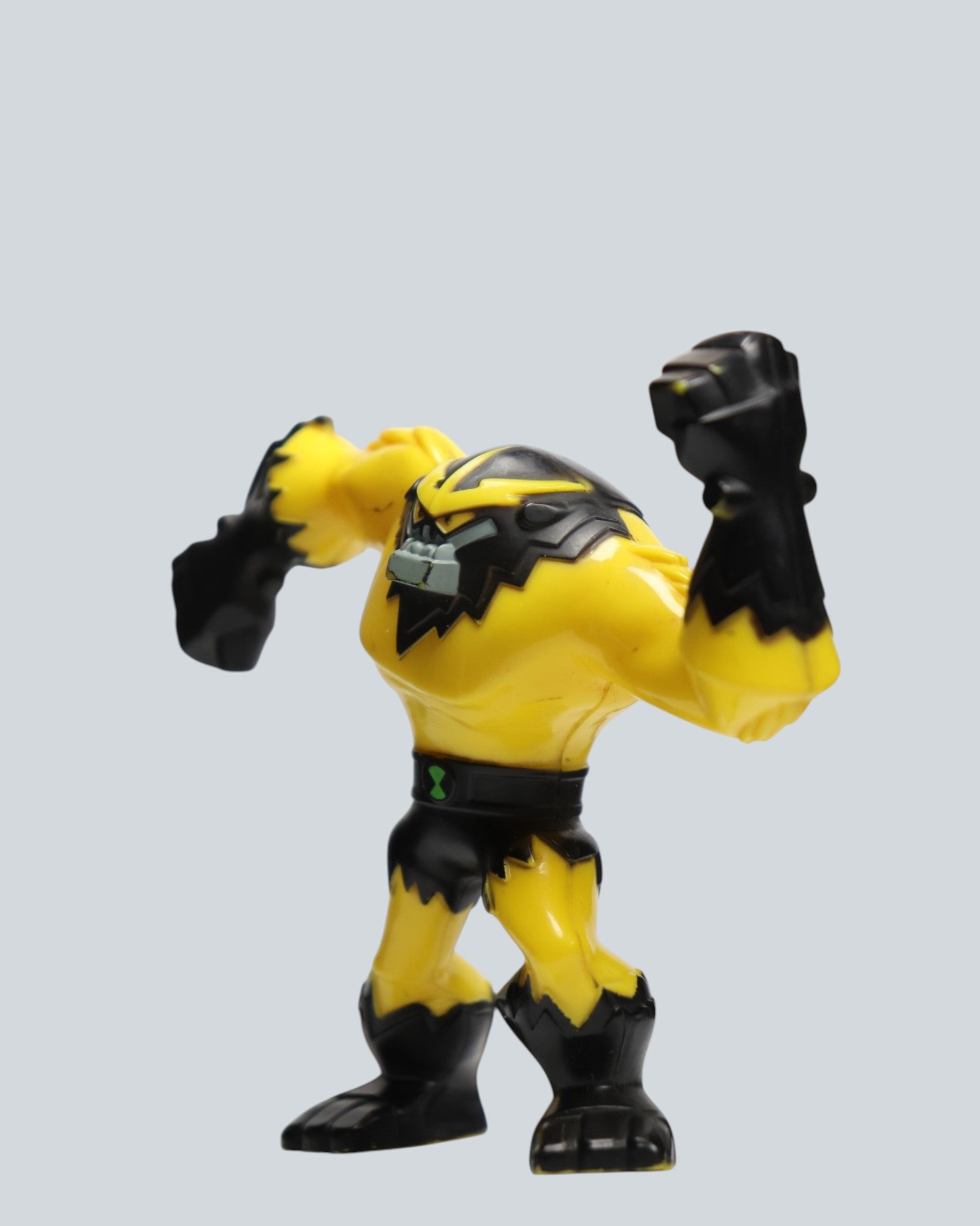 Ben 10 Omniverse: Shocksquatch Action Figure
