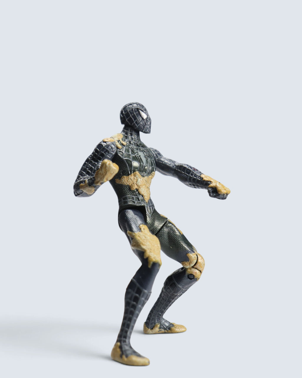 Marvel Spider-Man Black Suit Battle-Damaged Sand Attack Action Figure