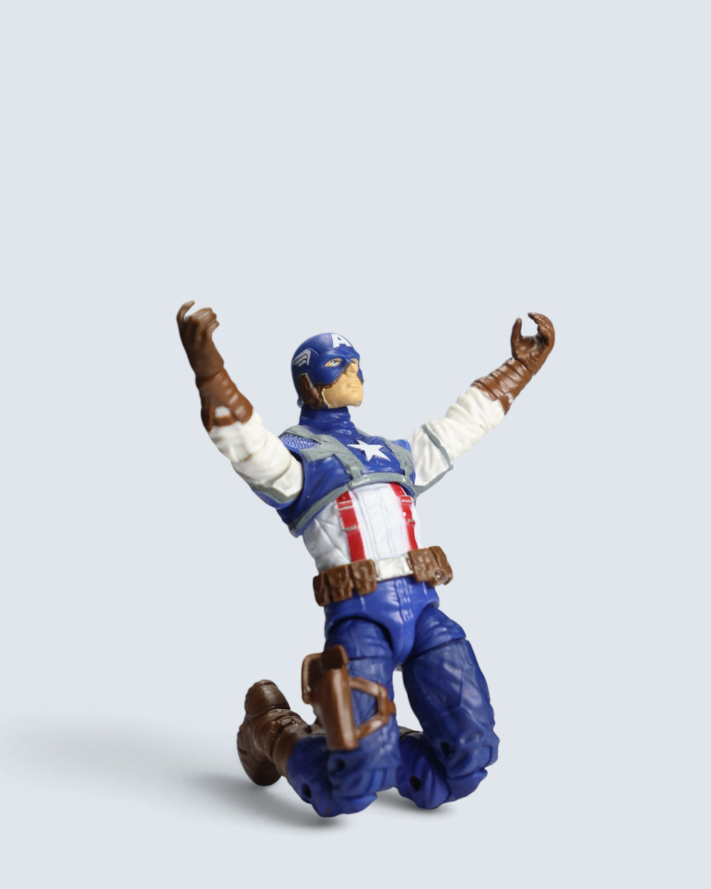 Marvel Captain America Classic Suit Action Figure