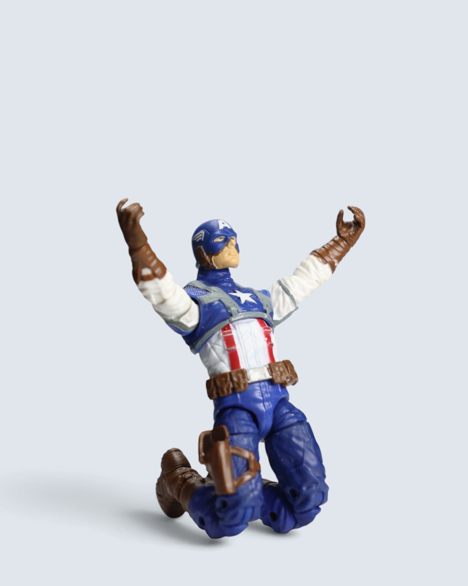 Marvel Captain America Classic Suit Action Figure