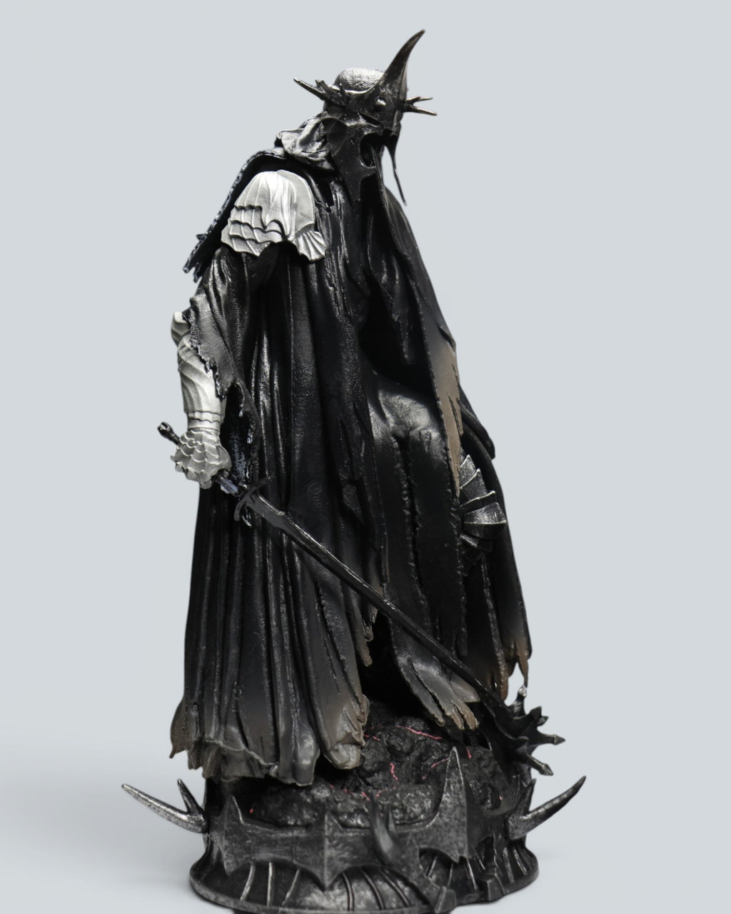 Lord of the Rings - The Witch-king of Angmar –  Nazgûl Premium Statue