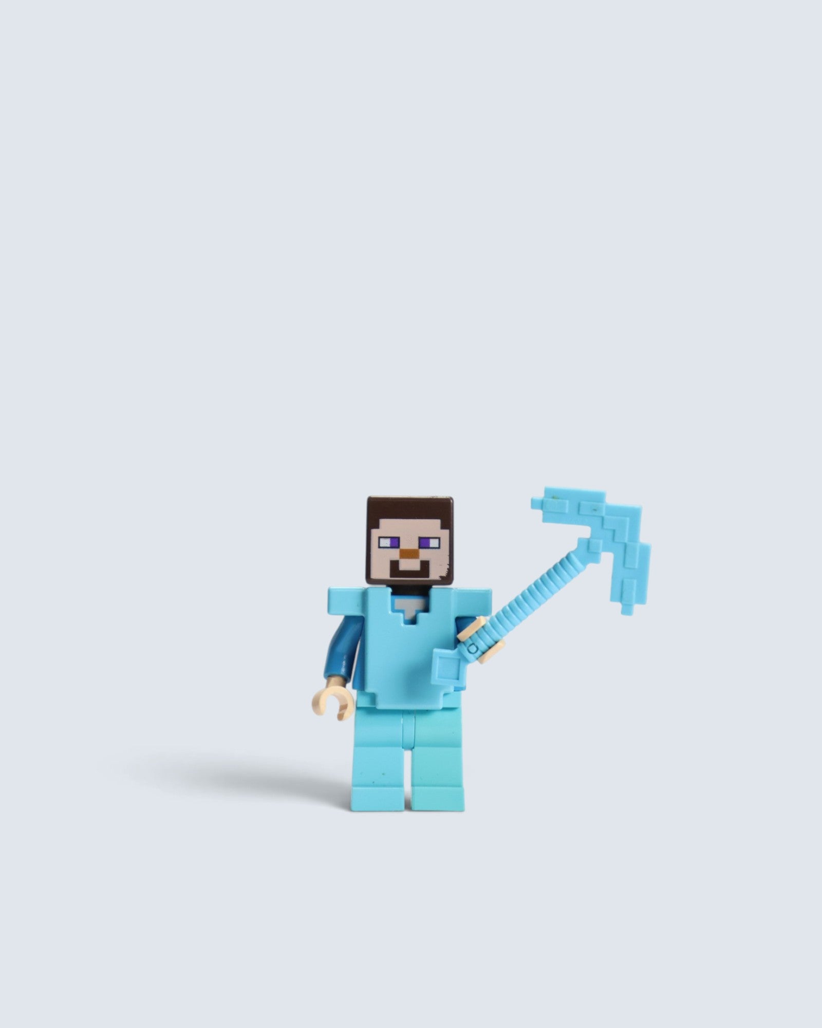 Minecraft Steve in Diamond Armor Minifigure with Diamond Pickaxe