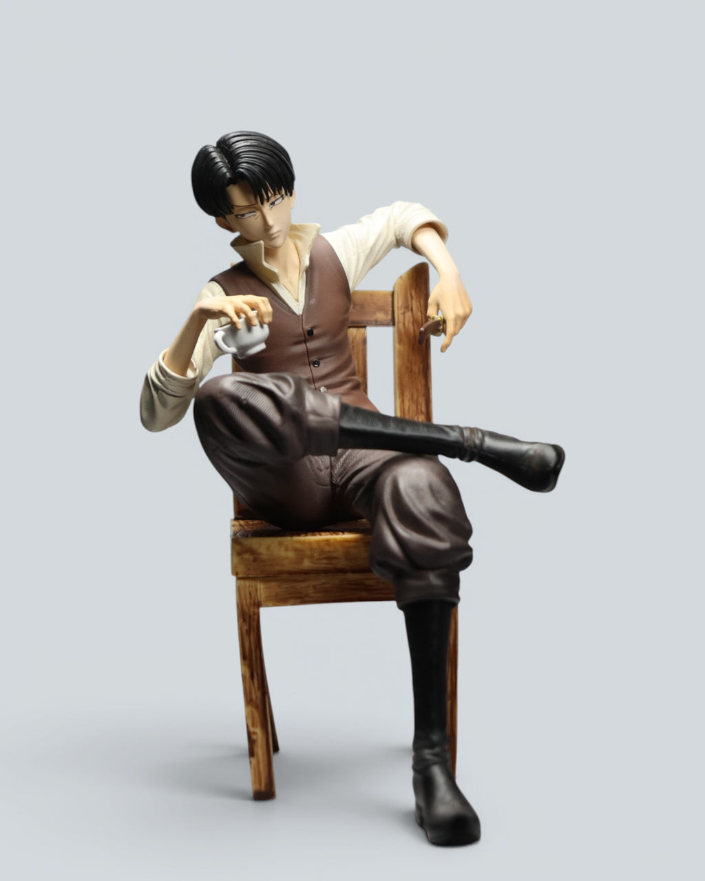 Attack on Titan Levi Ackerman Sitting on Chair Tea Time - Action Figure