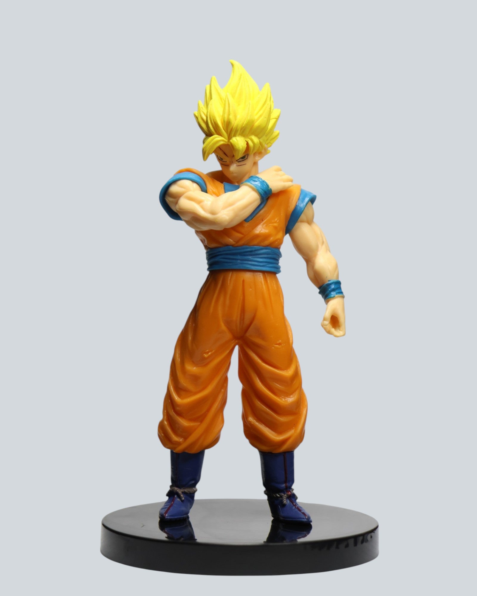 Dragon Ball: Super Saiyan Son Goku - Figure - 7.5 inches.
