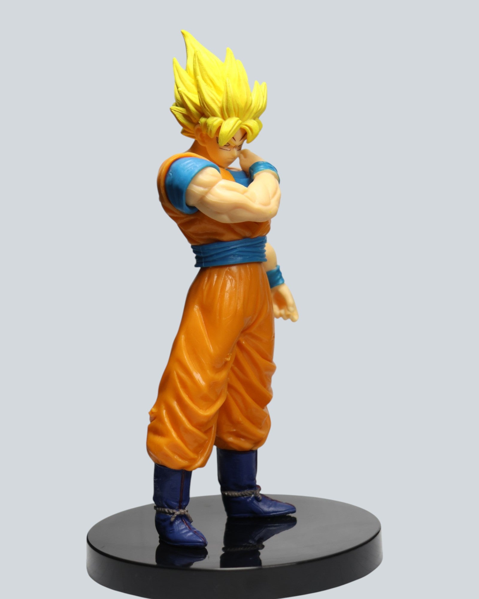 Dragon Ball: Super Saiyan Son Goku - Figure - 7.5 inches.
