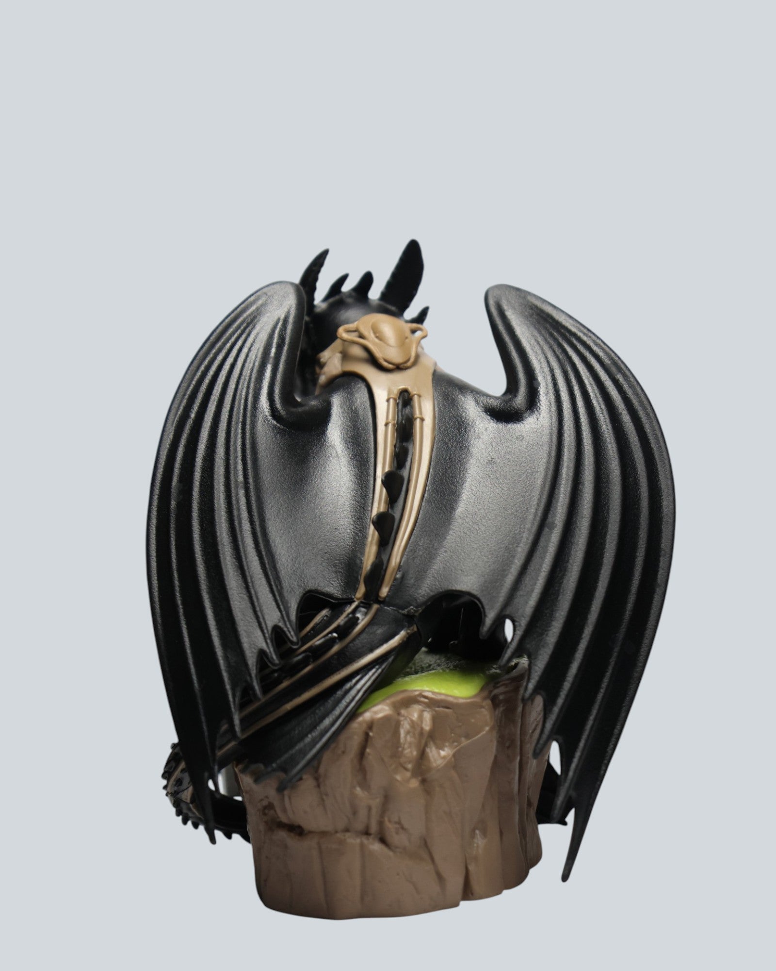 How to Train Your Dragon 2 - Toothless Night Fury Collector’s Figurine