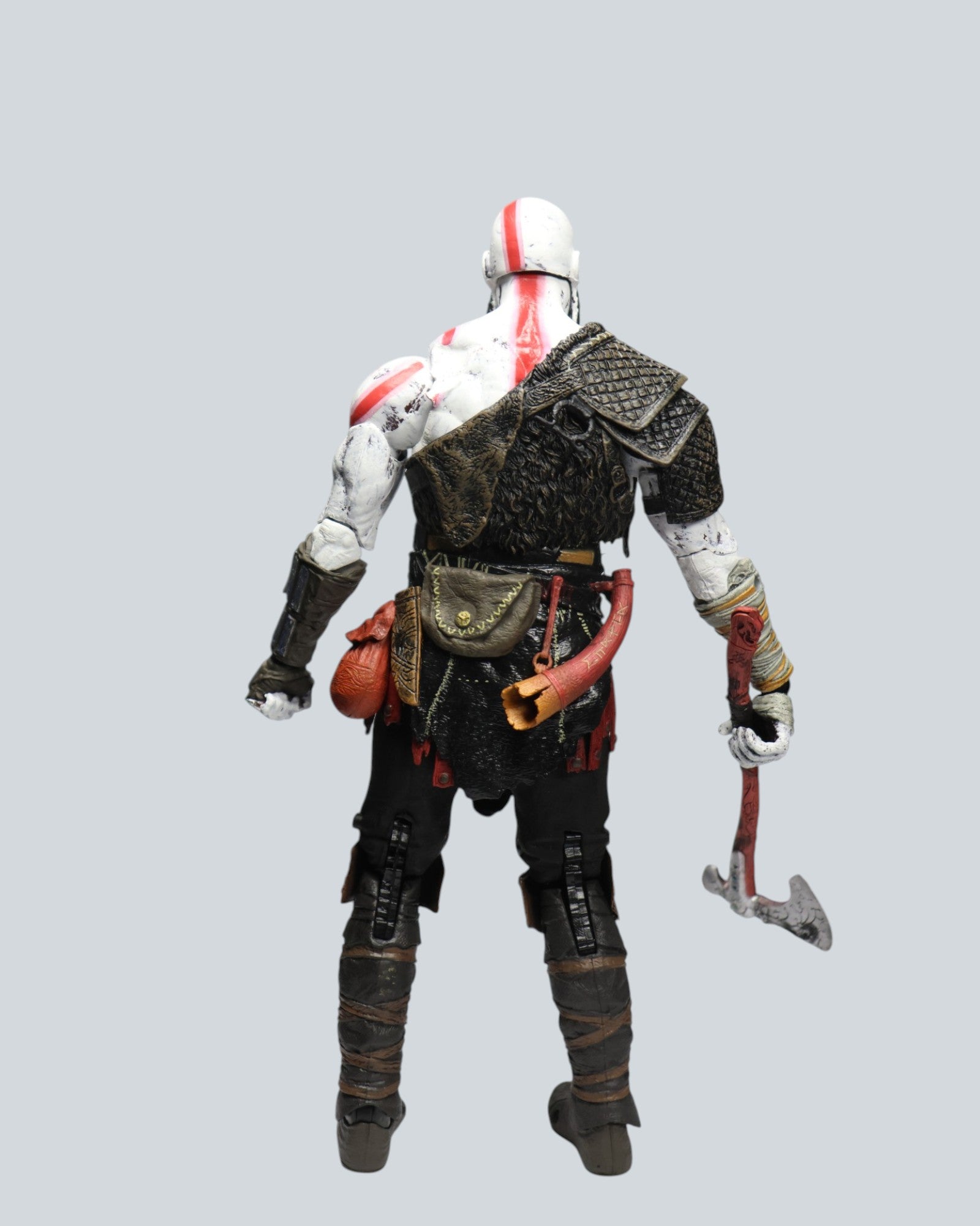 God of war 2018 - Kratos: NECA 7" Scale Action Figure – Fully Articulated with Accessories